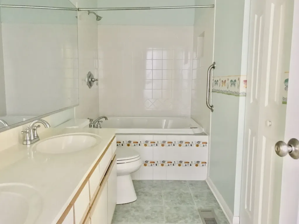 241 Shadybrook Lane Aurora IL 60504
