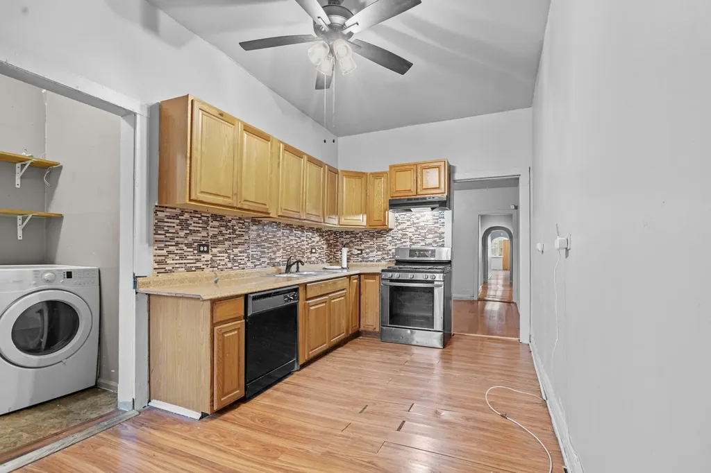 4303 West Cortez Street Chicago IL 60651