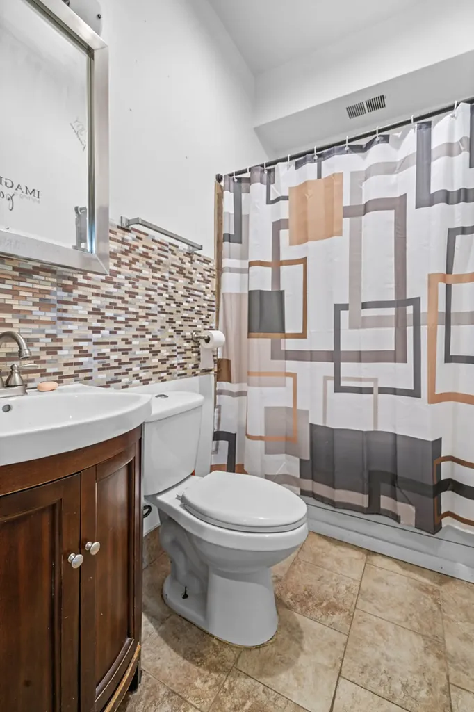 4303 West Cortez Street Chicago IL 60651