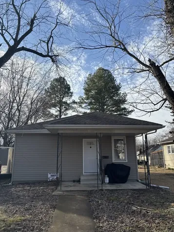 718 East Taylor Street Benton IL 62812