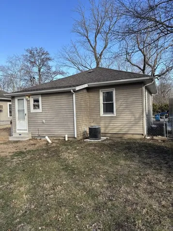 718 East Taylor Street Benton IL 62812