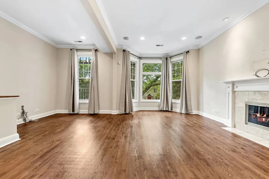 3722 North Bosworth Avenue Chicago IL 60613