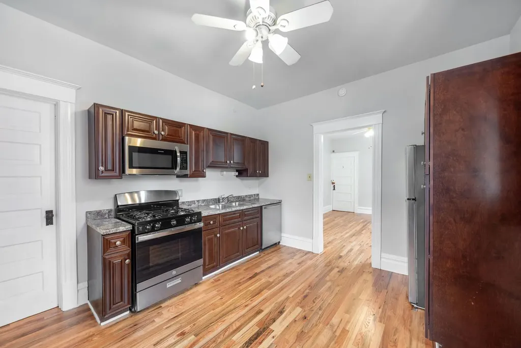 3722 North Bosworth Avenue Chicago IL 60613