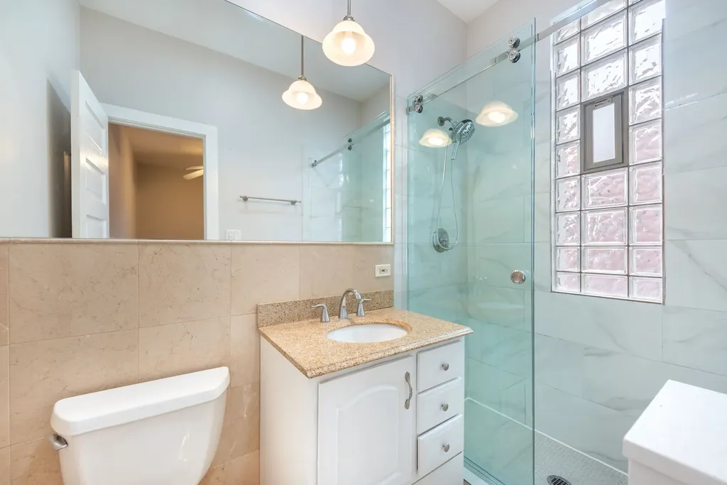 3722 North Bosworth Avenue Chicago IL 60613