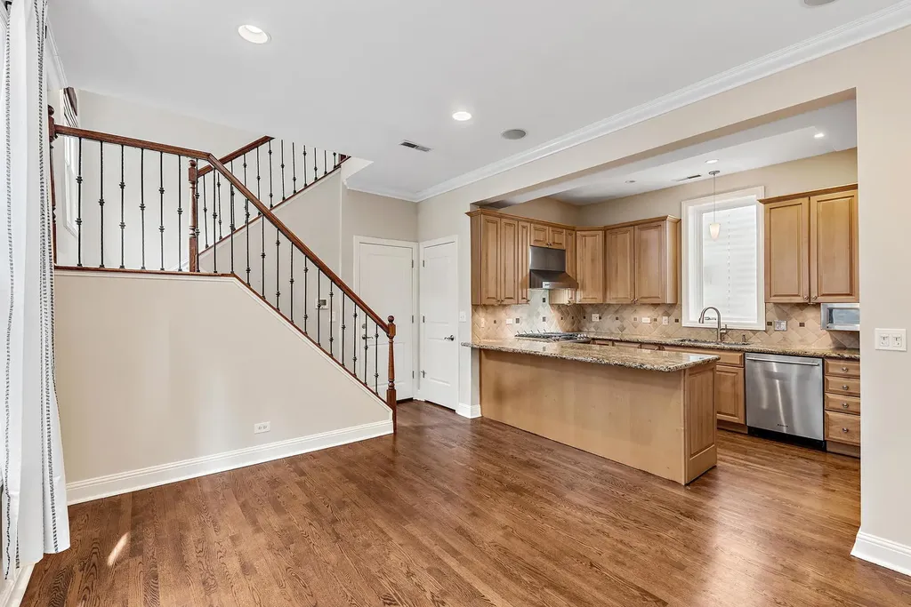 3722 North Bosworth Avenue Chicago IL 60613