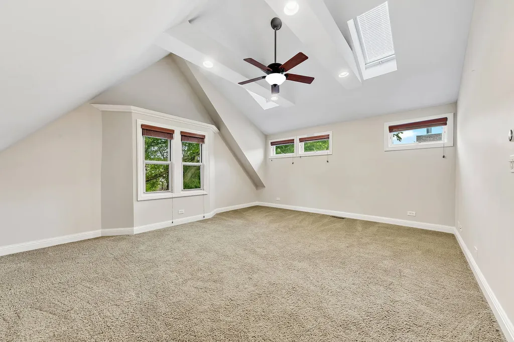 3722 North Bosworth Avenue Chicago IL 60613