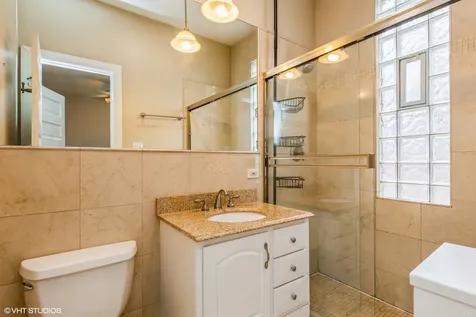 3722 North Bosworth Avenue Chicago IL 60613