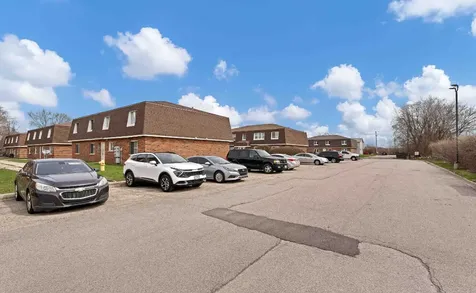 103 Harbor Drive Oswego IL 60543