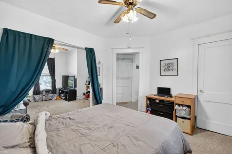 807 Farragut Place Joliet IL 60435