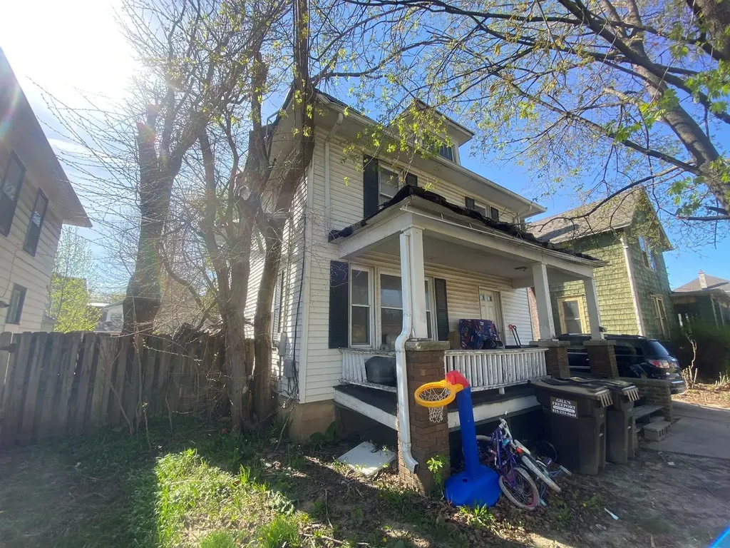 1216 South Rotzler Avenue Freeport IL 61032