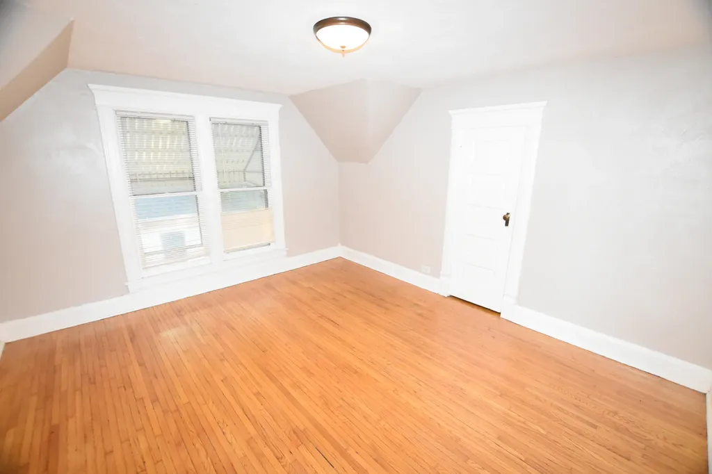338 Marion Avenue Aurora IL 60505