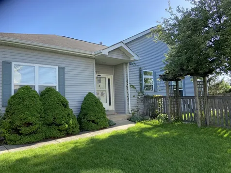 586 Chestnut Drive Oswego IL 60543