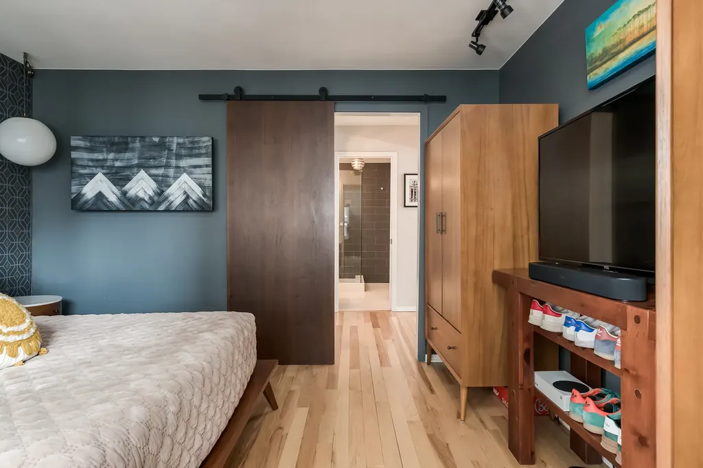 1313 North Ritchie Court Chicago IL 60610