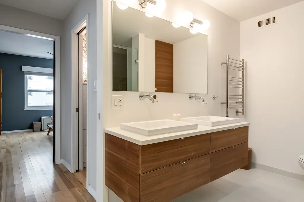 1313 North Ritchie Court Chicago IL 60610