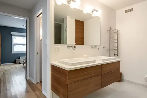 1313 North Ritchie Court Chicago IL 60610