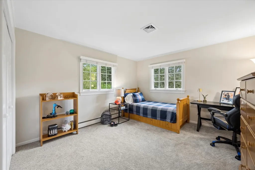 698 North Kenilworth Avenue Glen Ellyn IL 60137