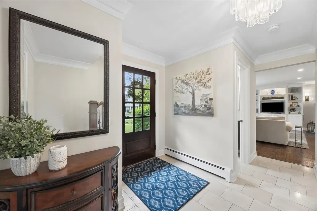 698 North Kenilworth Avenue Glen Ellyn IL 60137