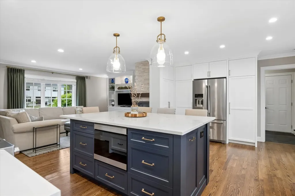 698 North Kenilworth Avenue Glen Ellyn IL 60137