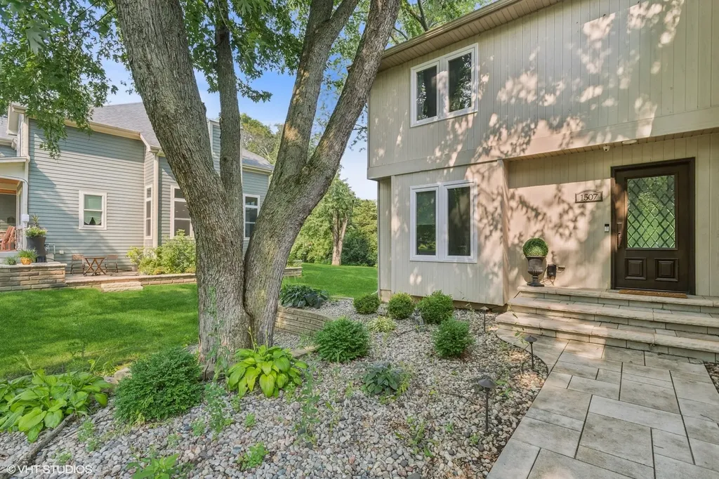 1507 South Addison Avenue Lombard IL 60148