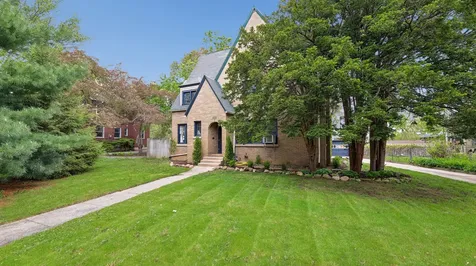 726 West Highland Avenue Elgin IL 60123