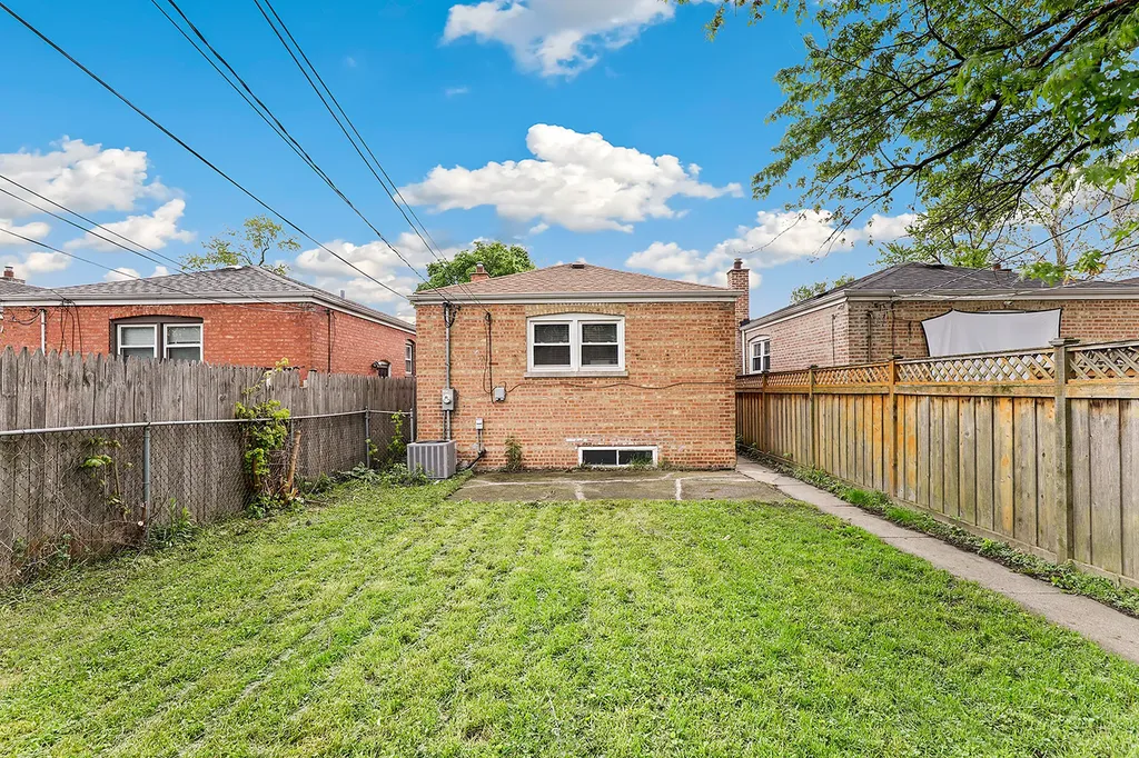 12112 South Indiana Avenue Chicago IL 60628