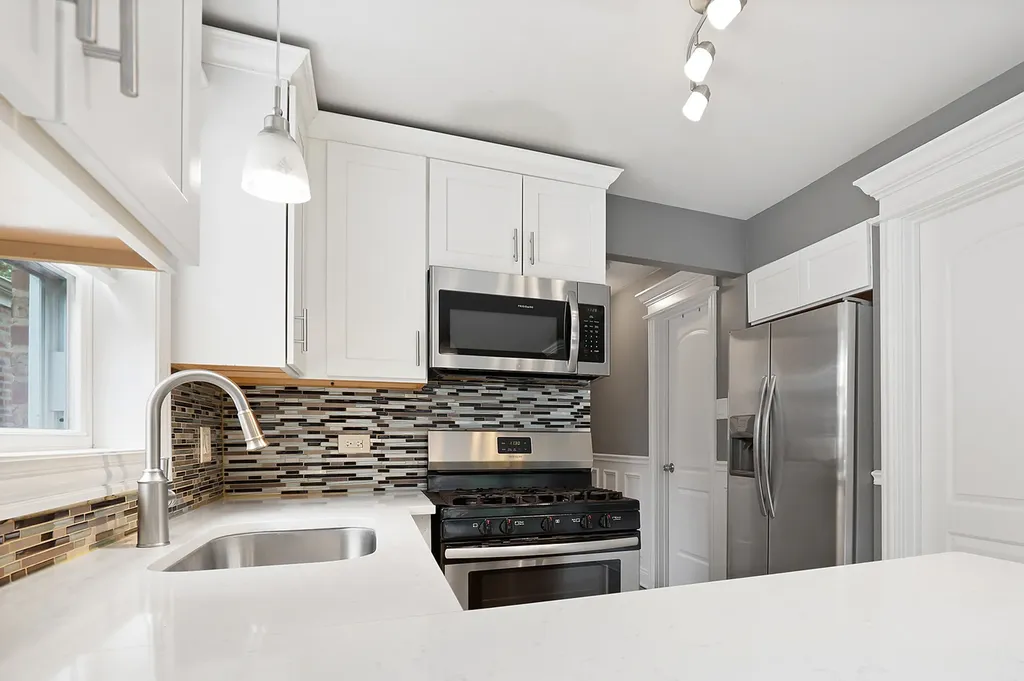 12112 South Indiana Avenue Chicago IL 60628