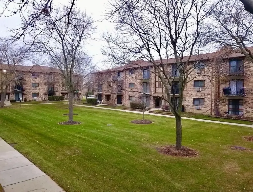 244 Klein Creek Court Carol Stream IL 60188