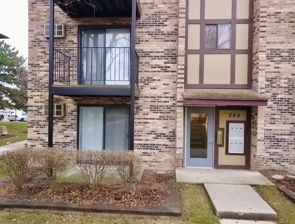 244 Klein Creek Court Carol Stream IL 60188