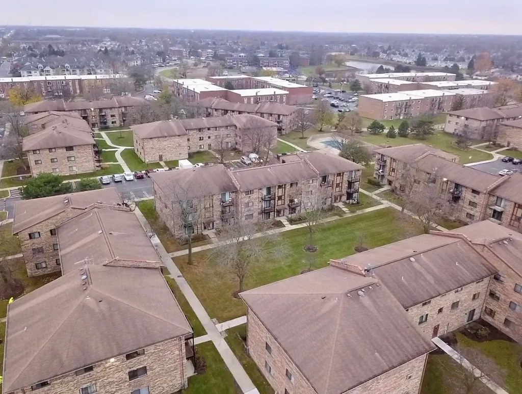 244 Klein Creek Court Carol Stream IL 60188
