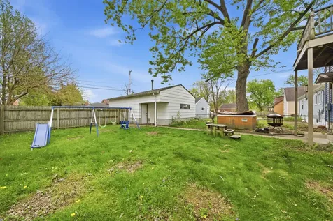 18409 Oakwood Avenue Lansing IL 60438