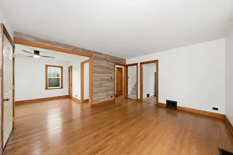 18409 Oakwood Avenue Lansing IL 60438