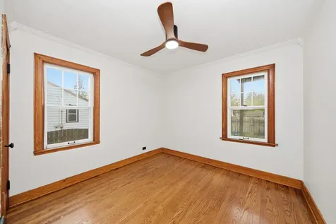 18409 Oakwood Avenue Lansing IL 60438