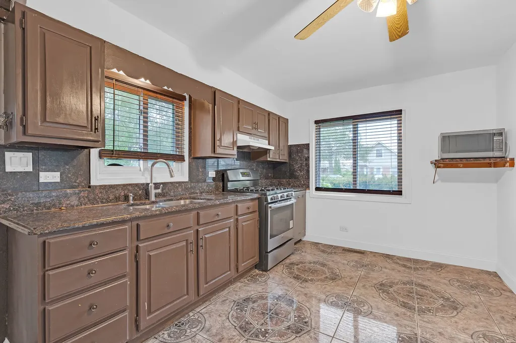 6031 South Merrimac Avenue Chicago IL 60638