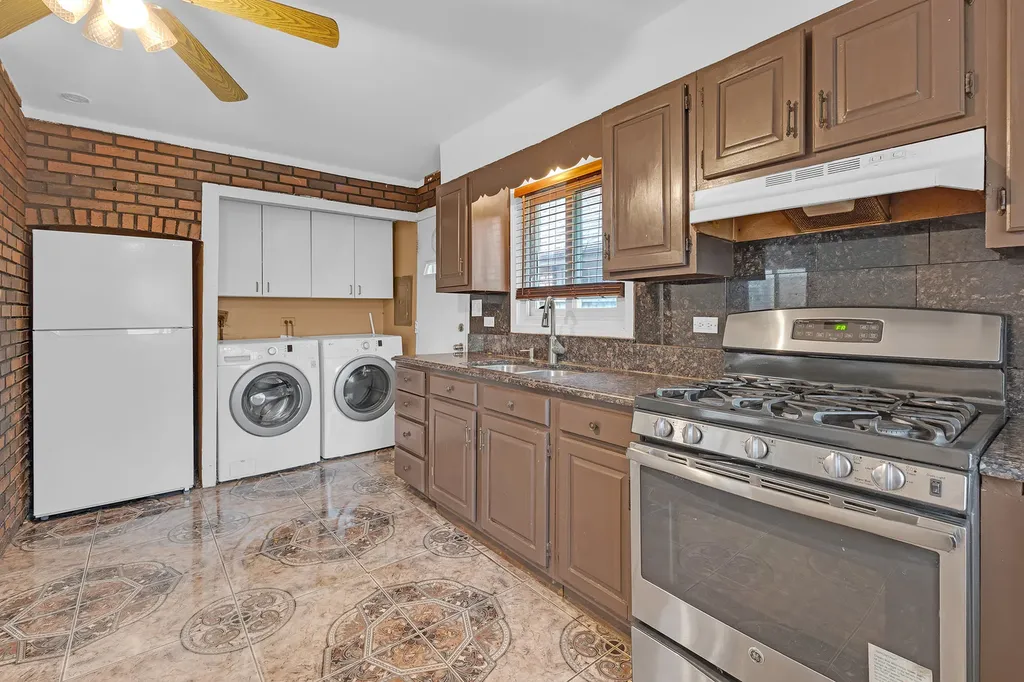 6031 South Merrimac Avenue Chicago IL 60638