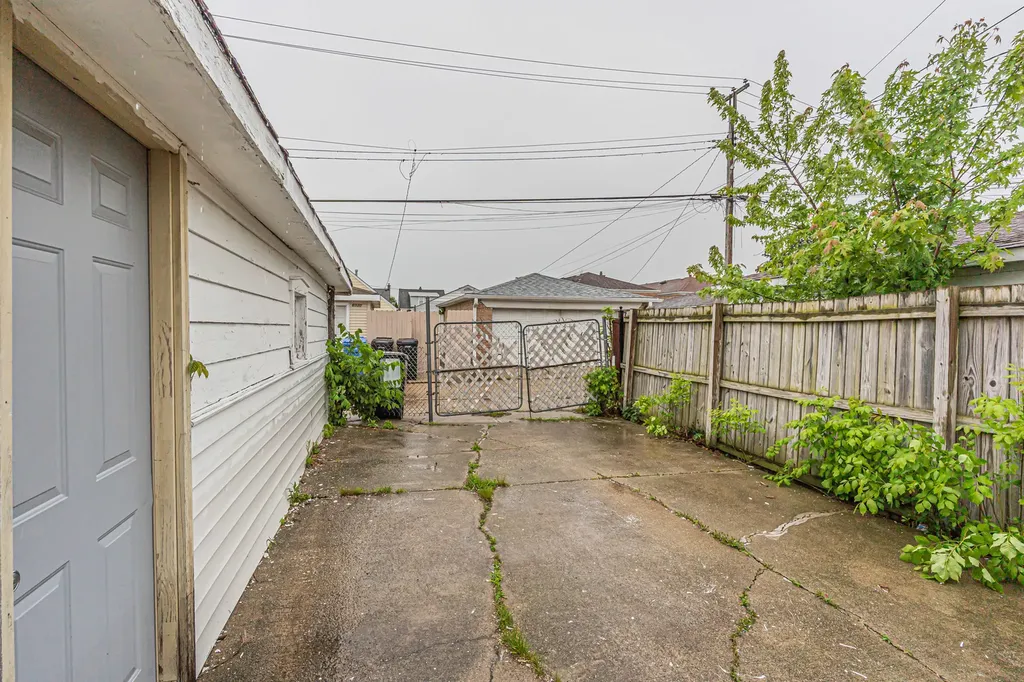 6031 South Merrimac Avenue Chicago IL 60638