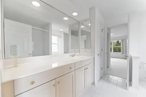 47 Holabird Circle Highwood IL 60040