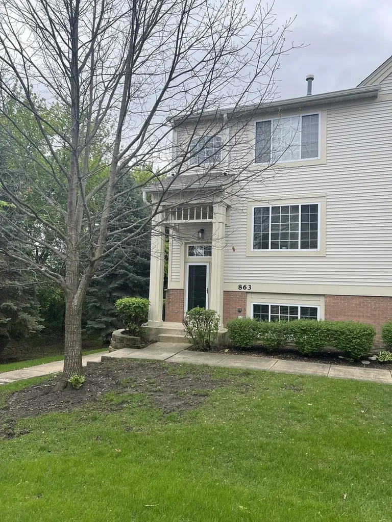 863 Pheasant Trail St. Charles IL 60174