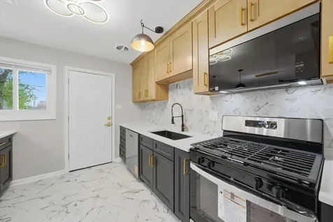 16611 Marshfield Avenue Markham IL 60428