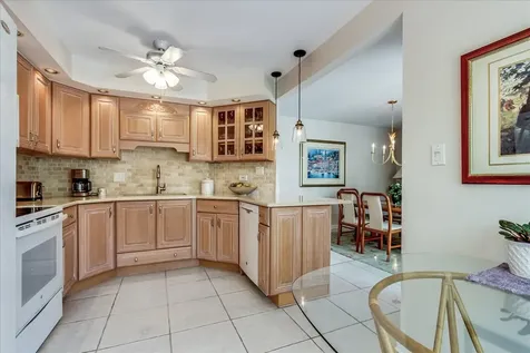 79 Hunt Trail Lake Barrington IL 60010