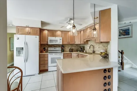 79 Hunt Trail Lake Barrington IL 60010