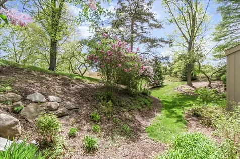 79 Hunt Trail Lake Barrington IL 60010