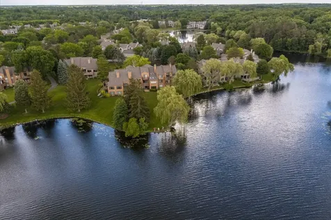 79 Hunt Trail Lake Barrington IL 60010
