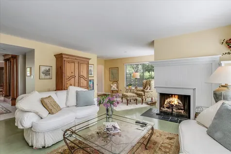 79 Hunt Trail Lake Barrington IL 60010