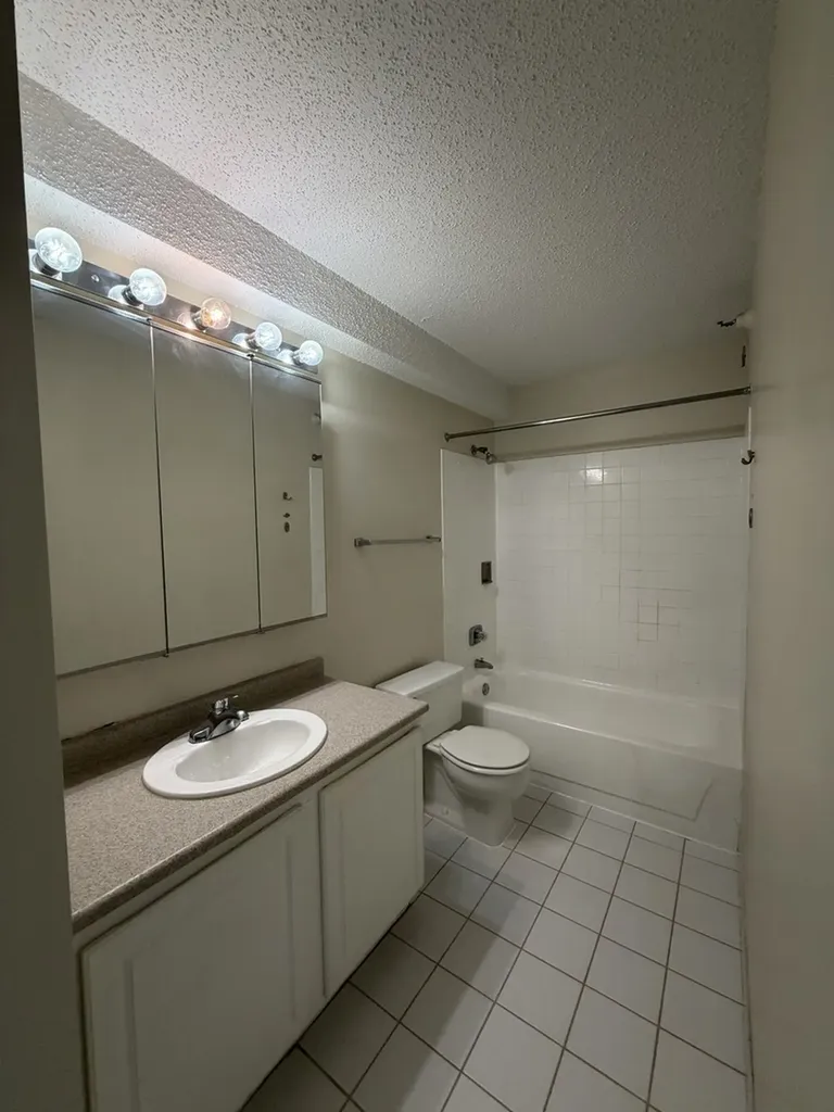 10 East Ontario Street Chicago IL 60611