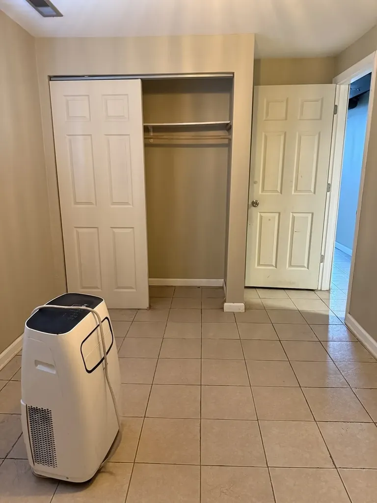 4764 South Shields Avenue Chicago IL 60609