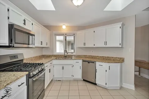 8590 Tullamore Drive Tinley Park IL 60487