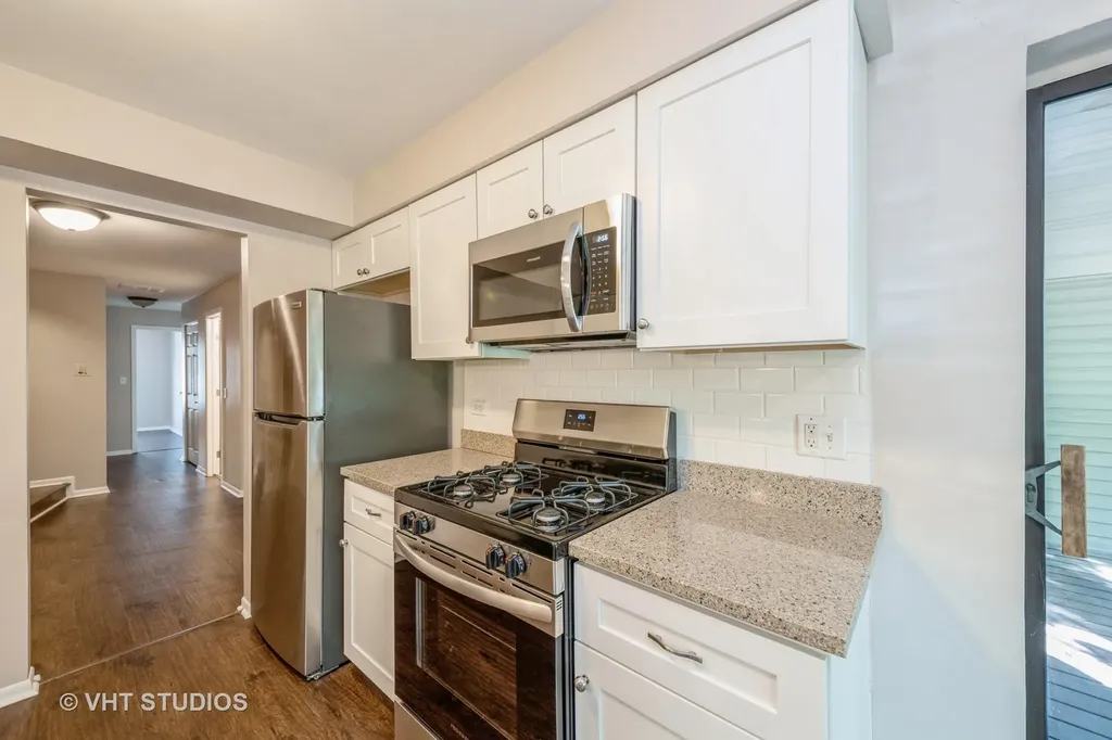 841 Cross Creek Court Roselle IL 60172