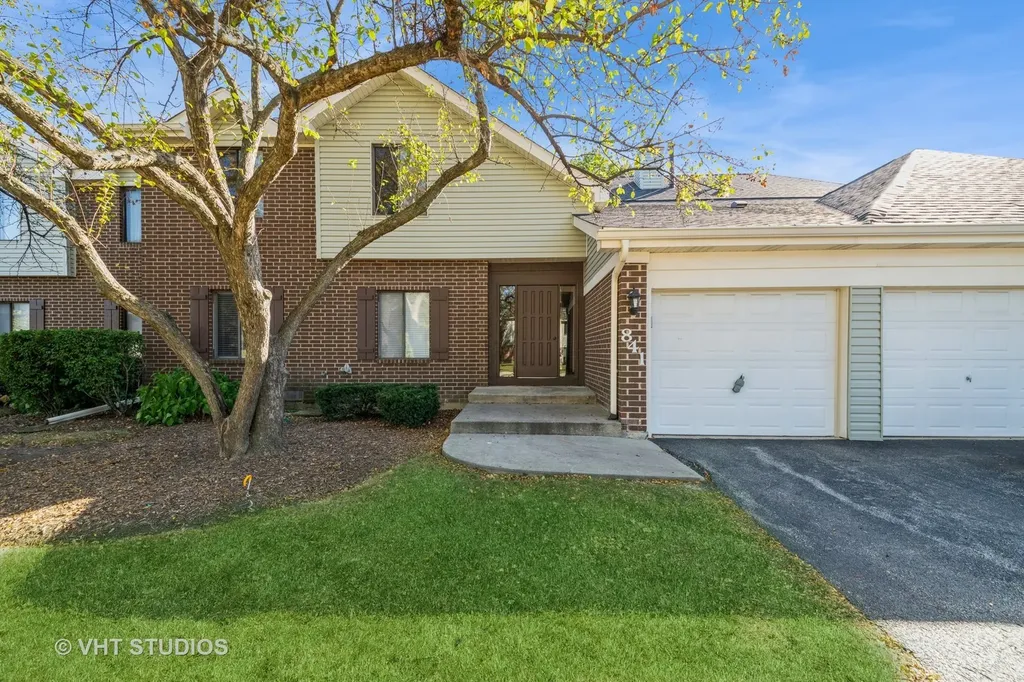 841 Cross Creek Court Roselle IL 60172