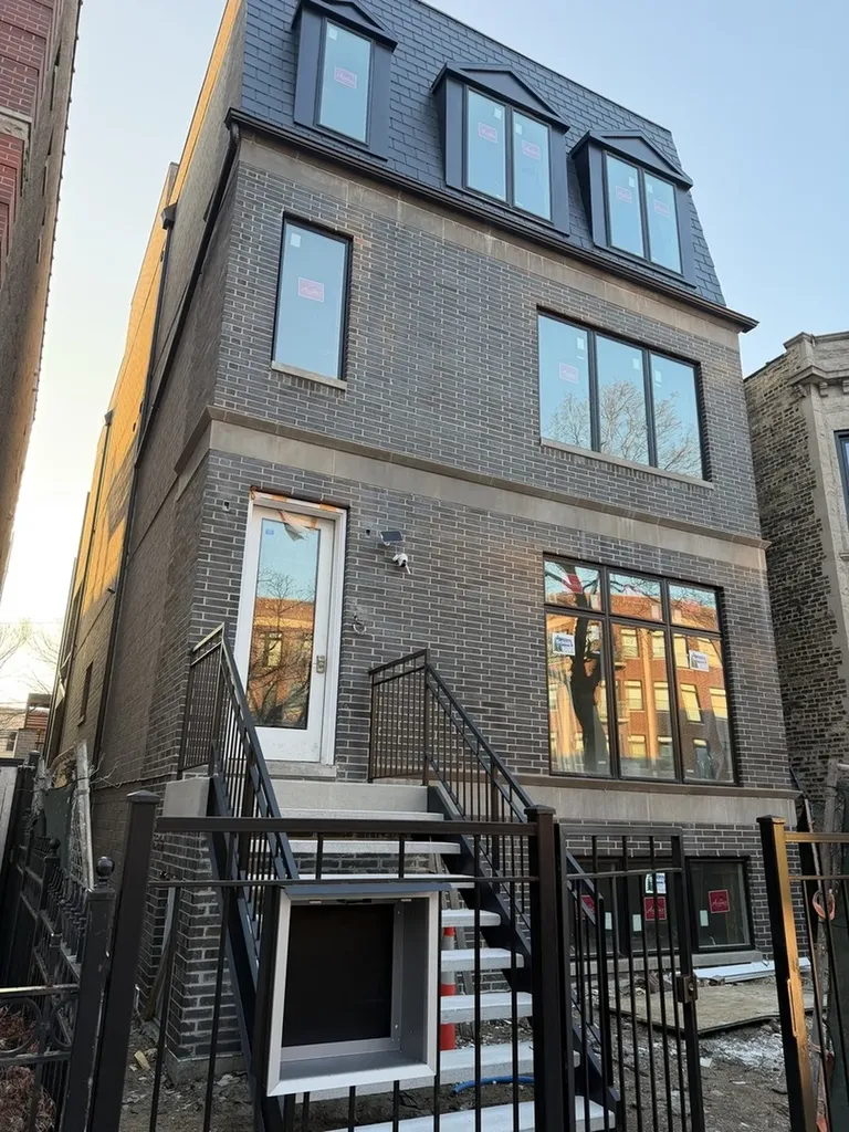 3740 North Racine Avenue Chicago IL 60613