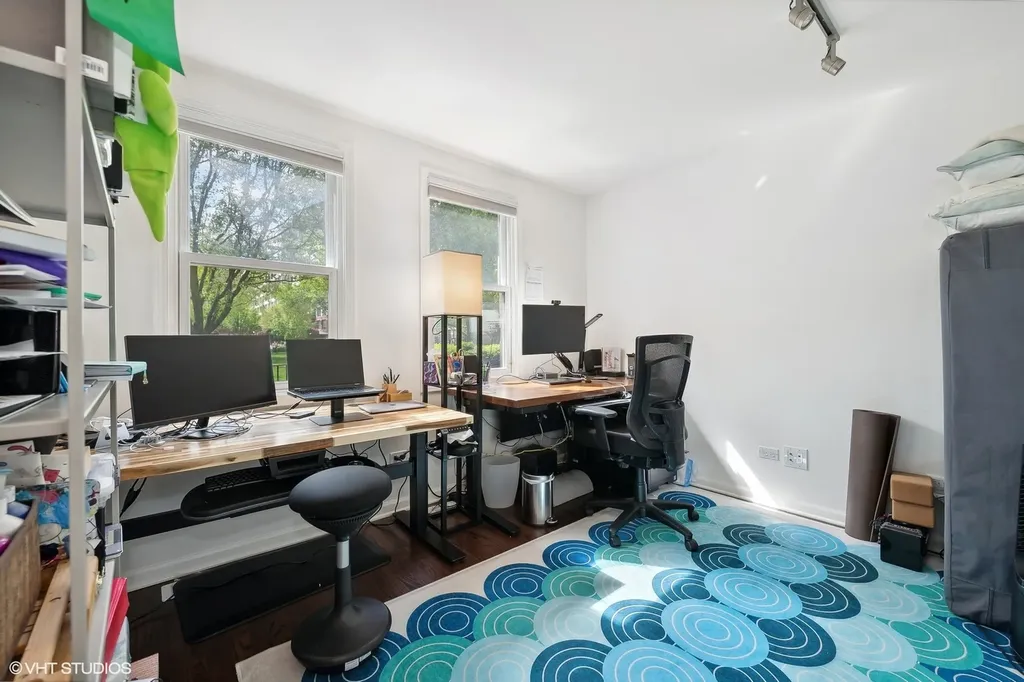 1053 North Kingsbury Street Chicago IL 60610